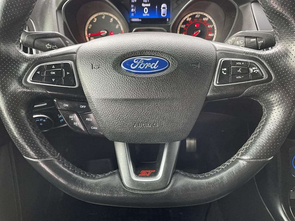 Thumbnail: 2015 Ford Focus - 24