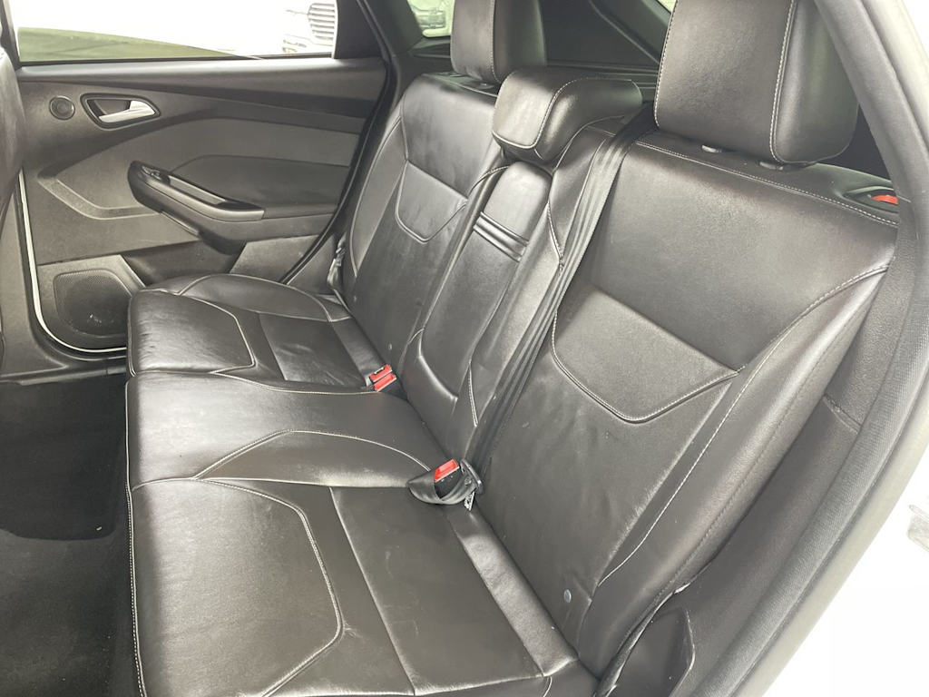 Thumbnail: 2015 Ford Focus - 26