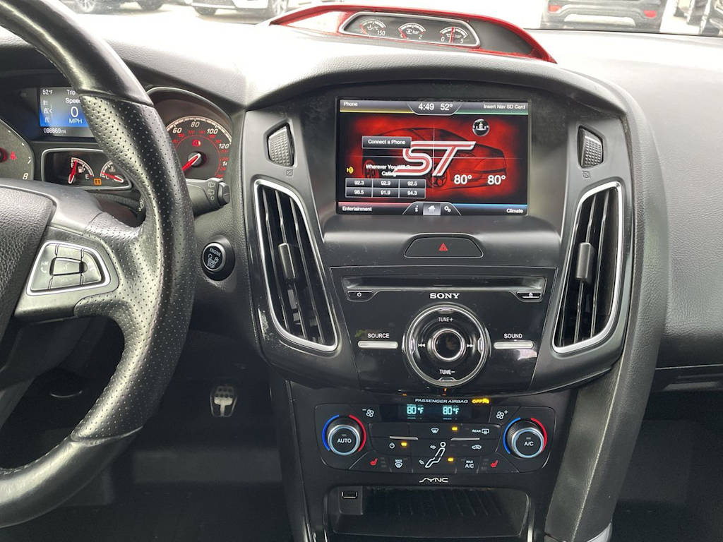 Thumbnail: 2015 Ford Focus - 13