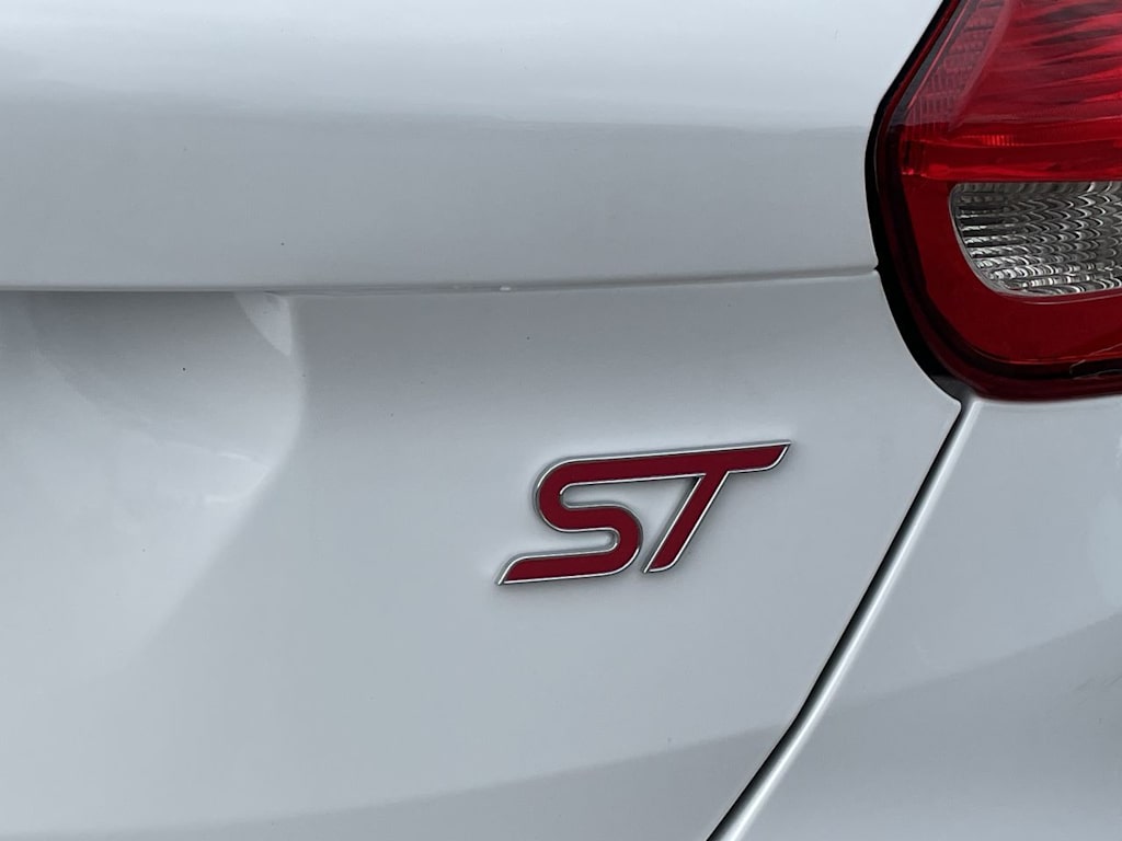 Thumbnail: 2015 Ford Focus - 37