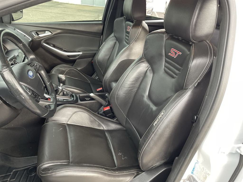 Thumbnail: 2015 Ford Focus - 10