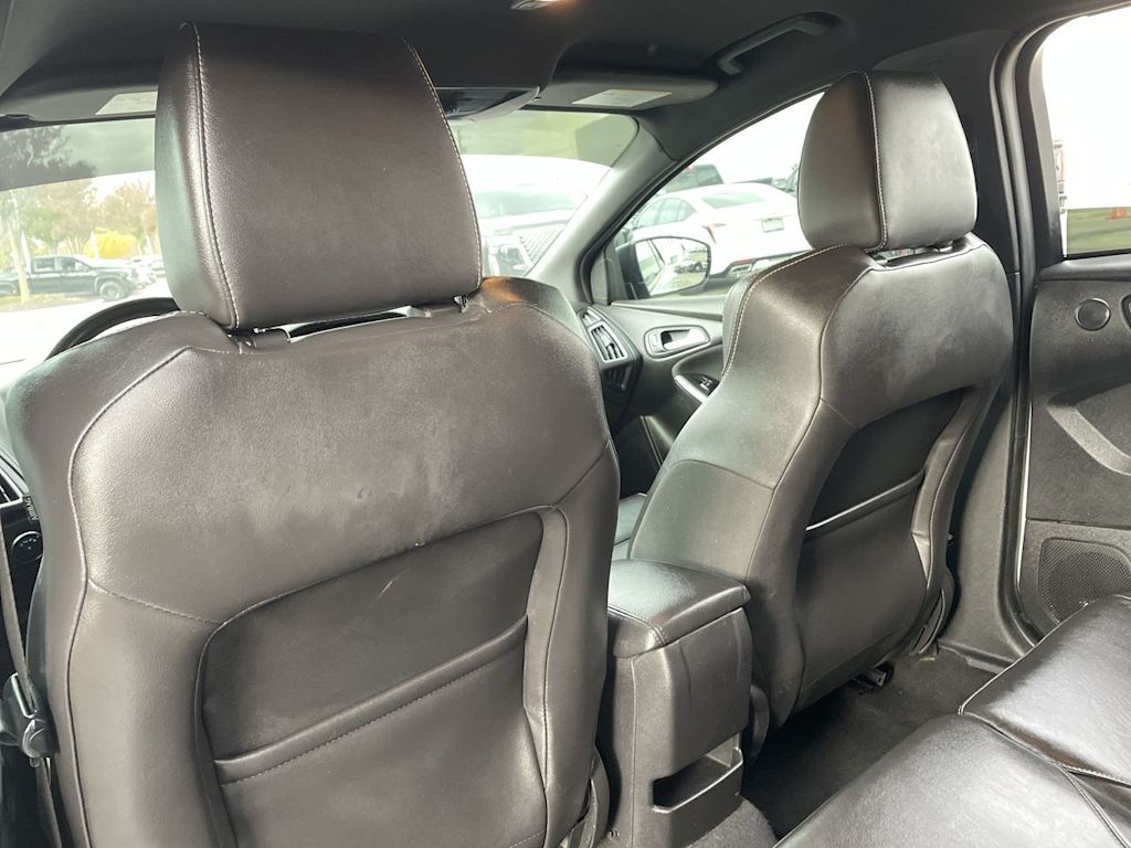 Thumbnail: 2015 Ford Focus - 27