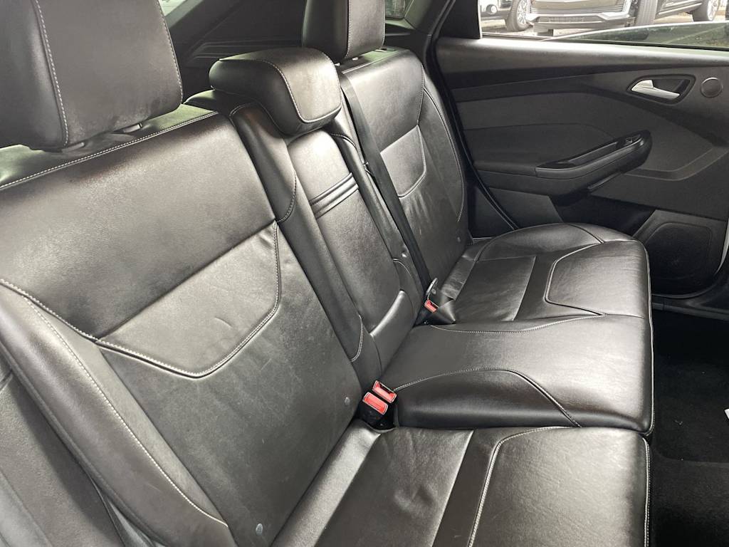 Thumbnail: 2015 Ford Focus - 12