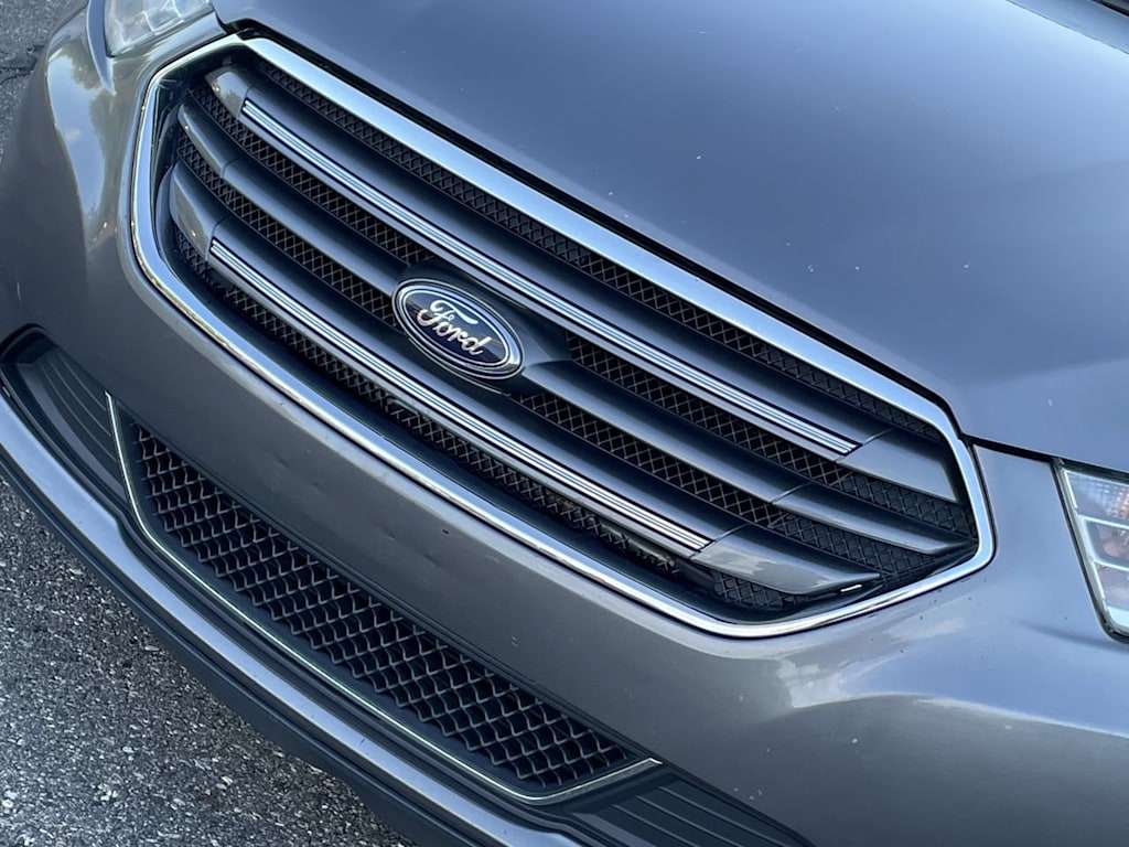 Thumbnail: 2013 Ford Taurus - 33