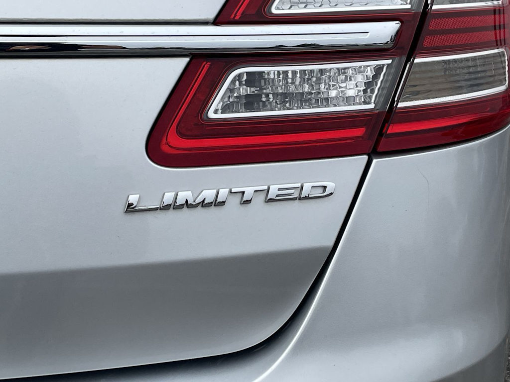 Thumbnail: 2015 Ford Taurus - 40