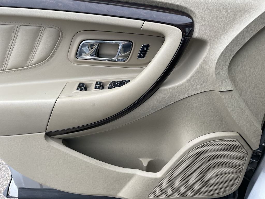 Thumbnail: 2015 Ford Taurus - 36