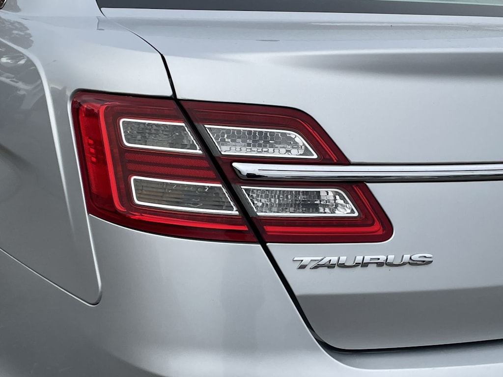 Thumbnail: 2015 Ford Taurus - 39