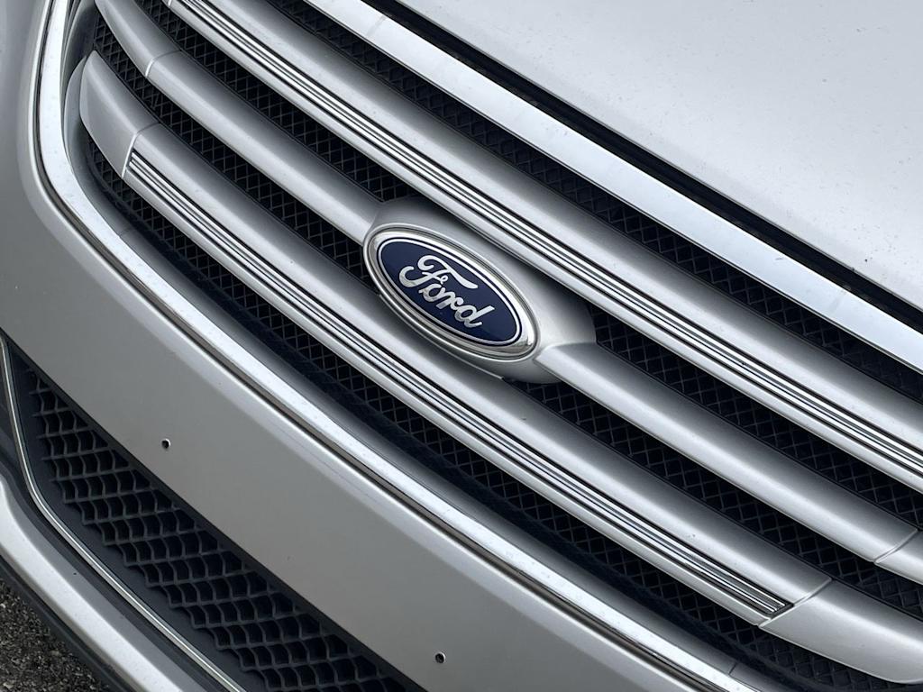 Thumbnail: 2015 Ford Taurus - 37