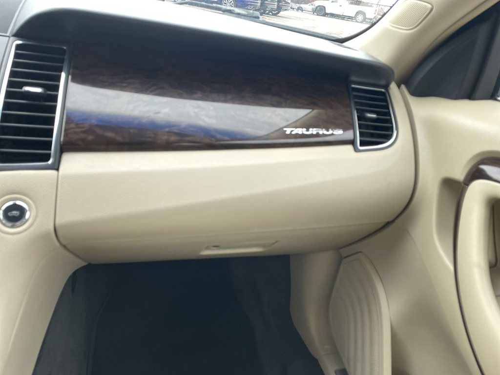 Thumbnail: 2015 Ford Taurus - 26