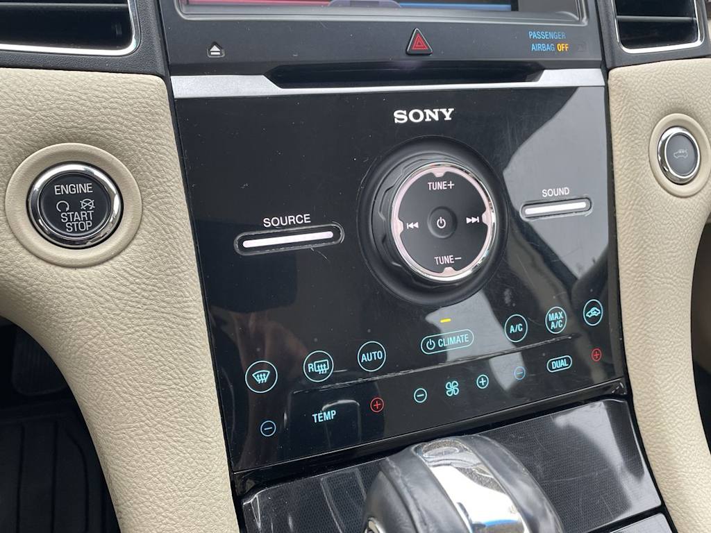 Thumbnail: 2015 Ford Taurus - 34