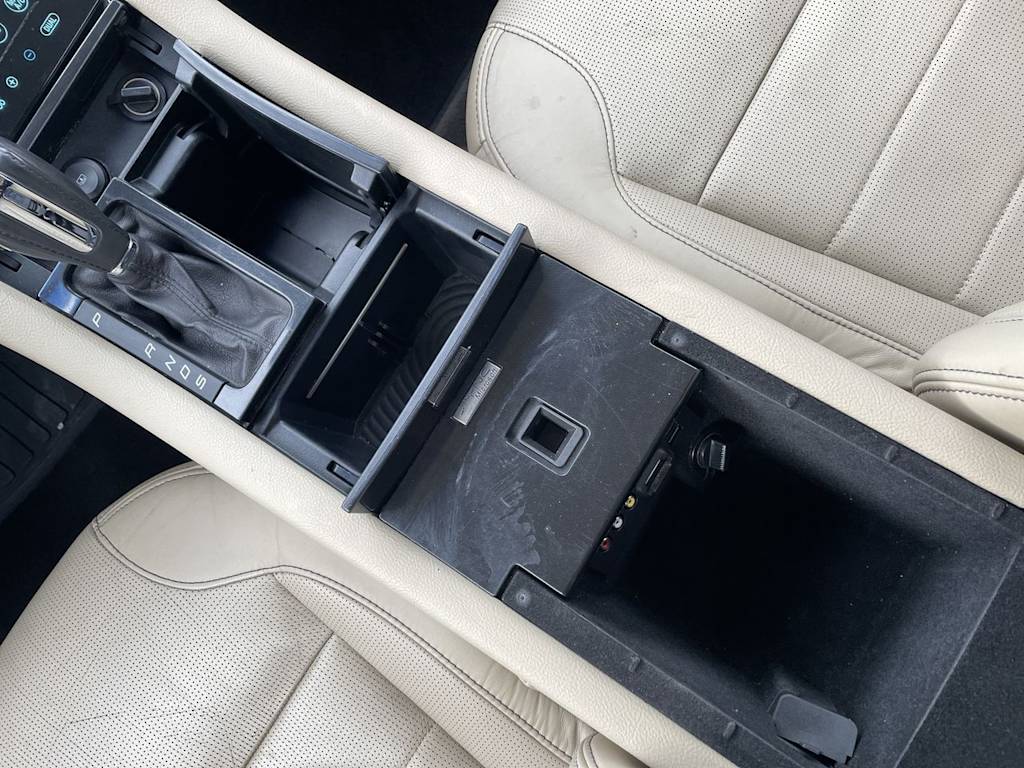 Thumbnail: 2015 Ford Taurus - 14