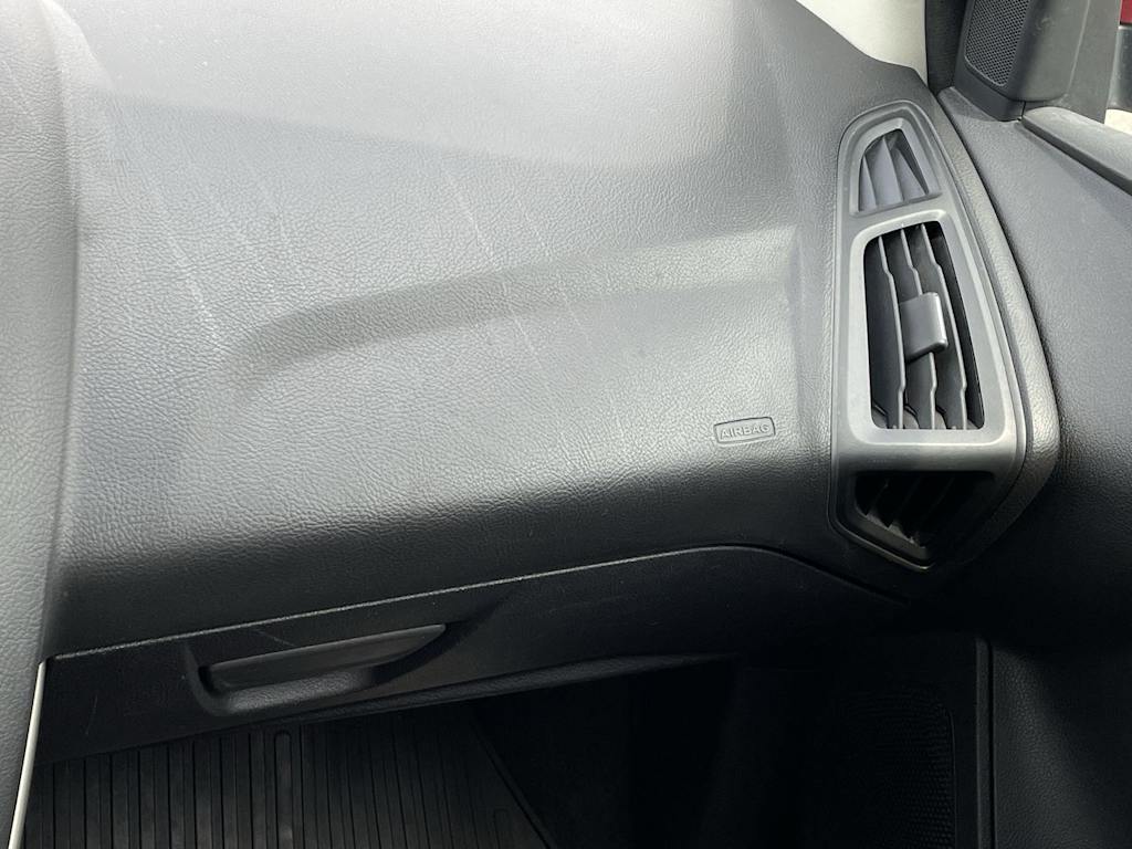 Thumbnail: 2012 Ford Focus - 24