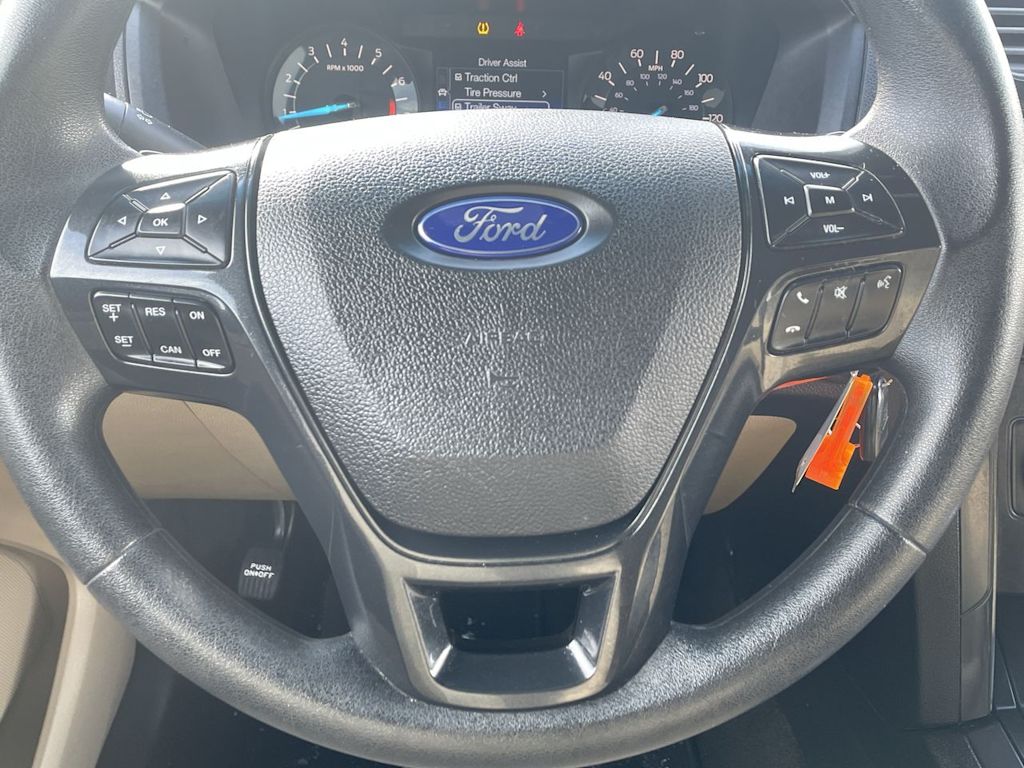 Thumbnail: 2016 Ford Explorer - 24