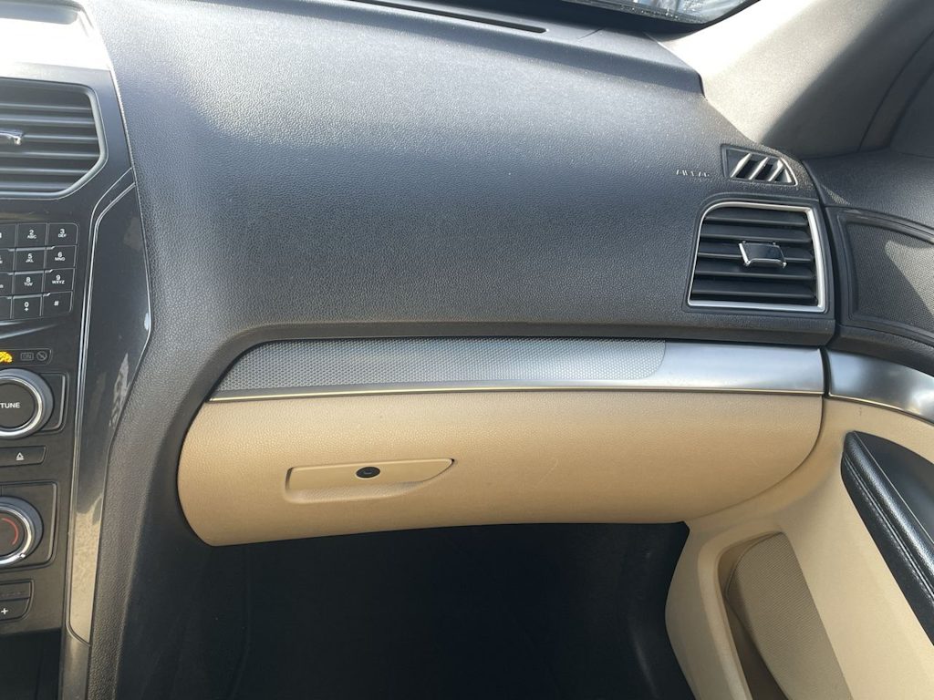 Thumbnail: 2016 Ford Explorer - 25