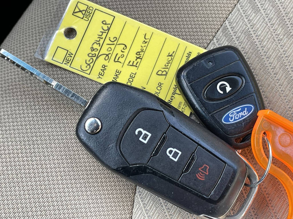 Thumbnail: 2016 Ford Explorer - 17