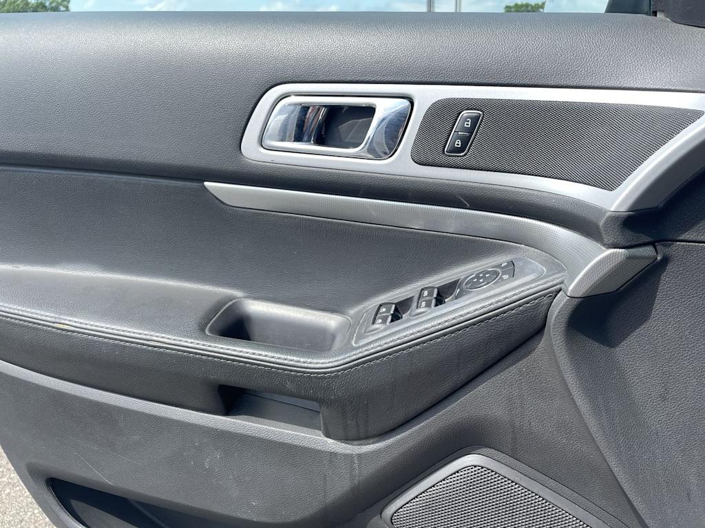 Thumbnail: 2014 Ford Explorer - 37