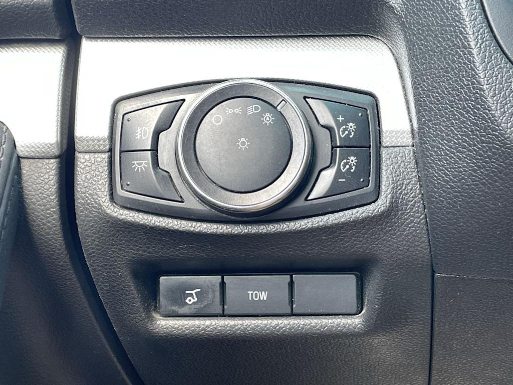 Thumbnail: 2014 Ford Explorer - 35