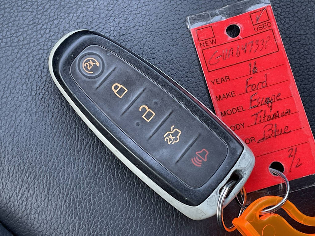Thumbnail: 2016 Ford Escape - 16