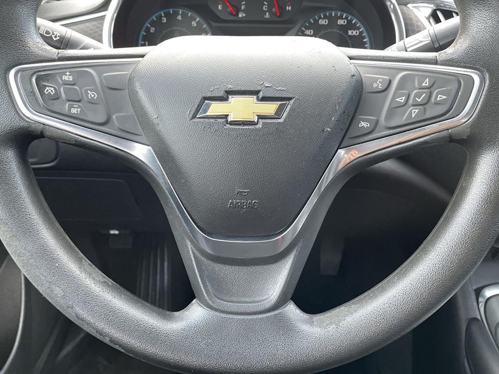 Thumbnail: 2018 Chevrolet Malibu - 24