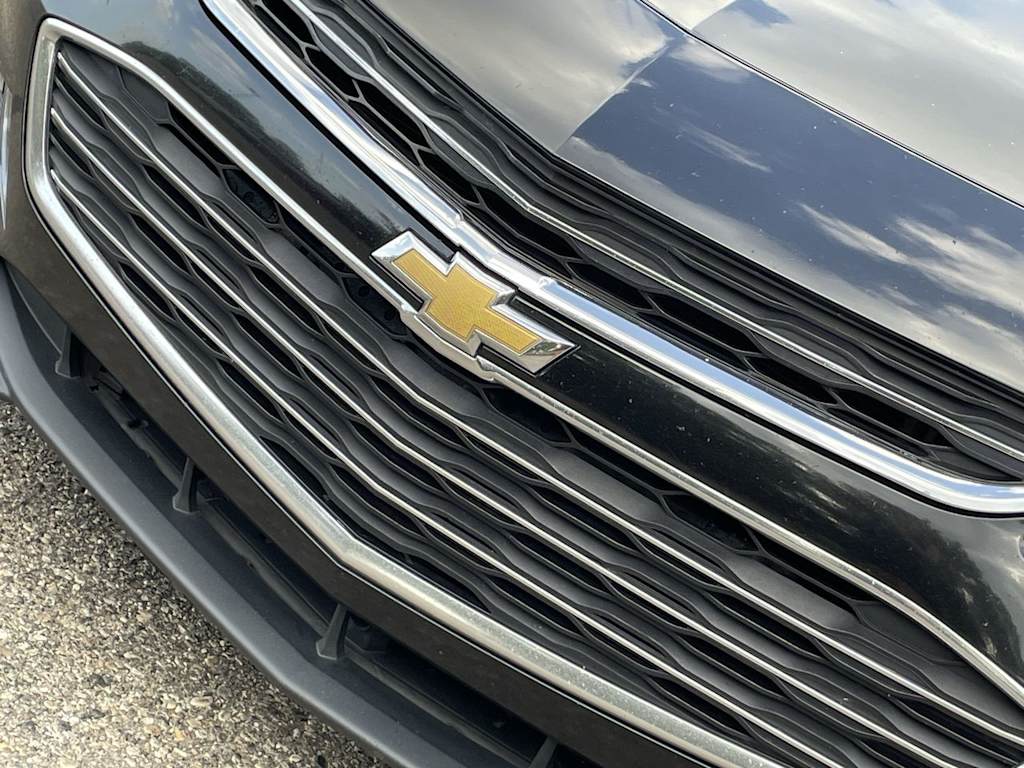 Thumbnail: 2018 Chevrolet Malibu - 5