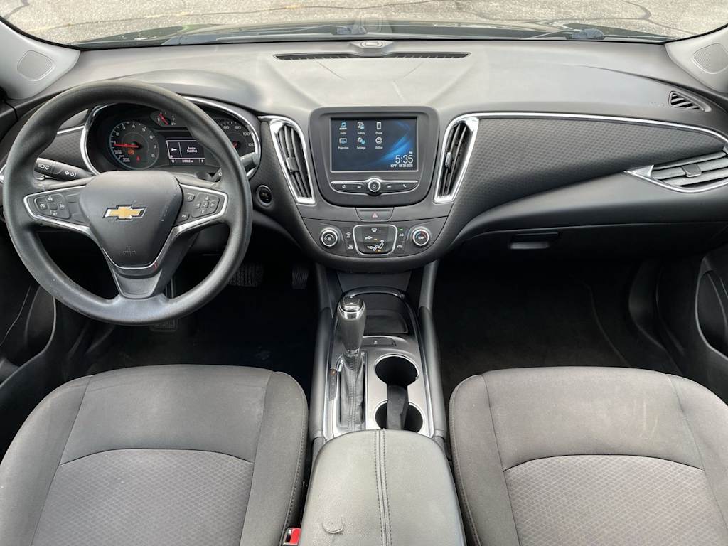 Thumbnail: 2018 Chevrolet Malibu - 8