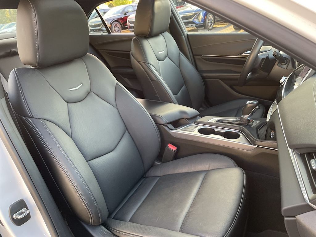 Thumbnail: 2023 Cadillac CT4 - 10