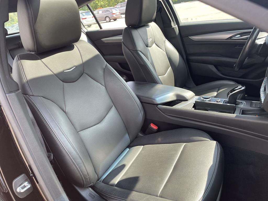 Thumbnail: 2023 Cadillac CT5 - 10
