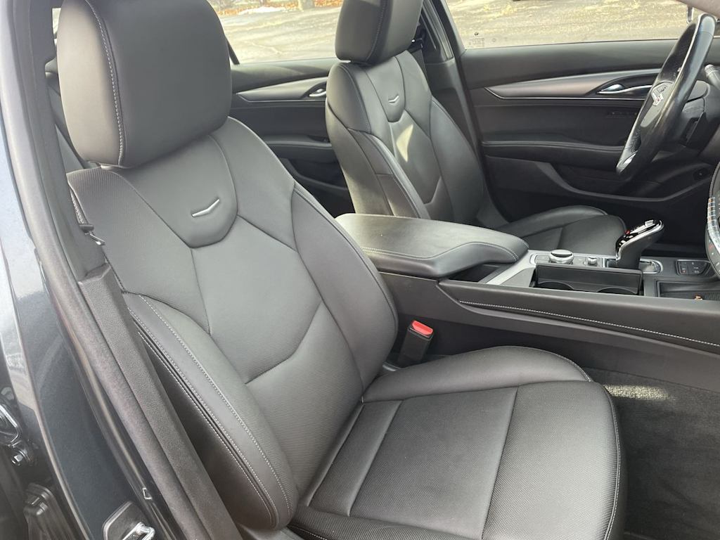 Thumbnail: 2022 Cadillac CT5 - 11