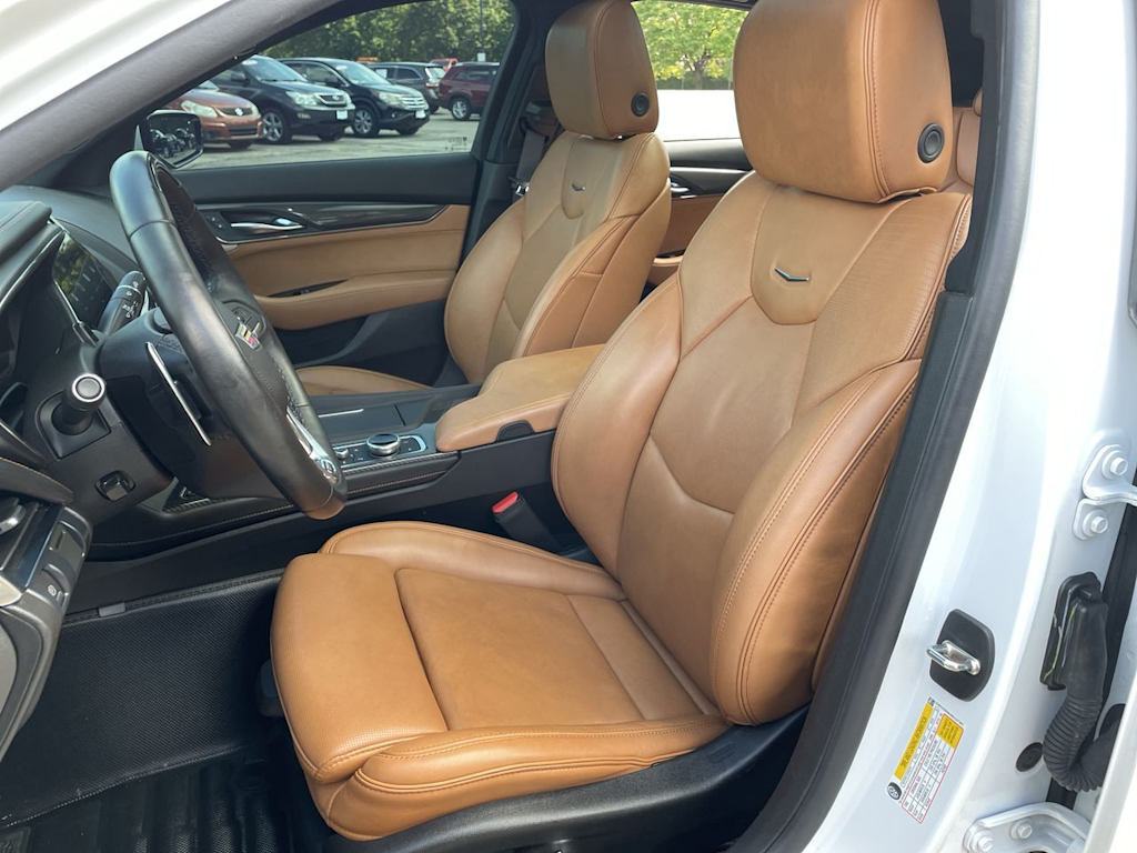 Thumbnail: 2024 Cadillac CT5 - 10