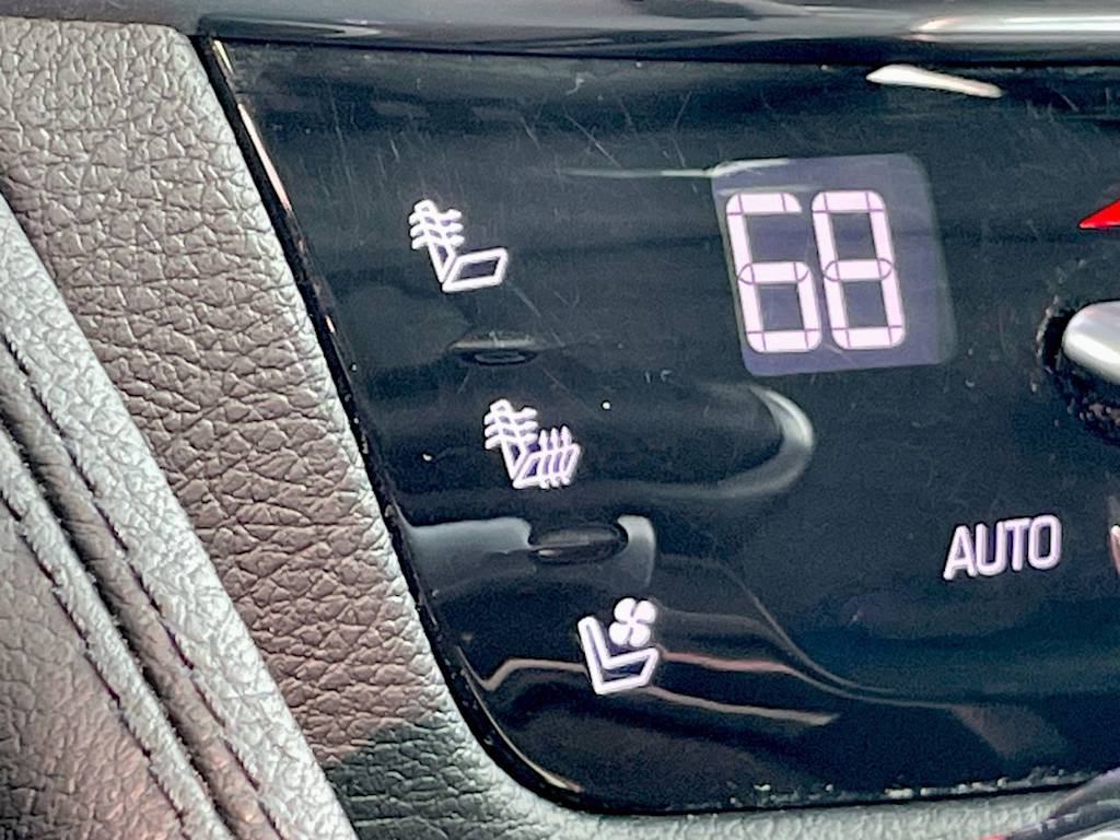 Thumbnail: 2017 Cadillac CT6 - 30