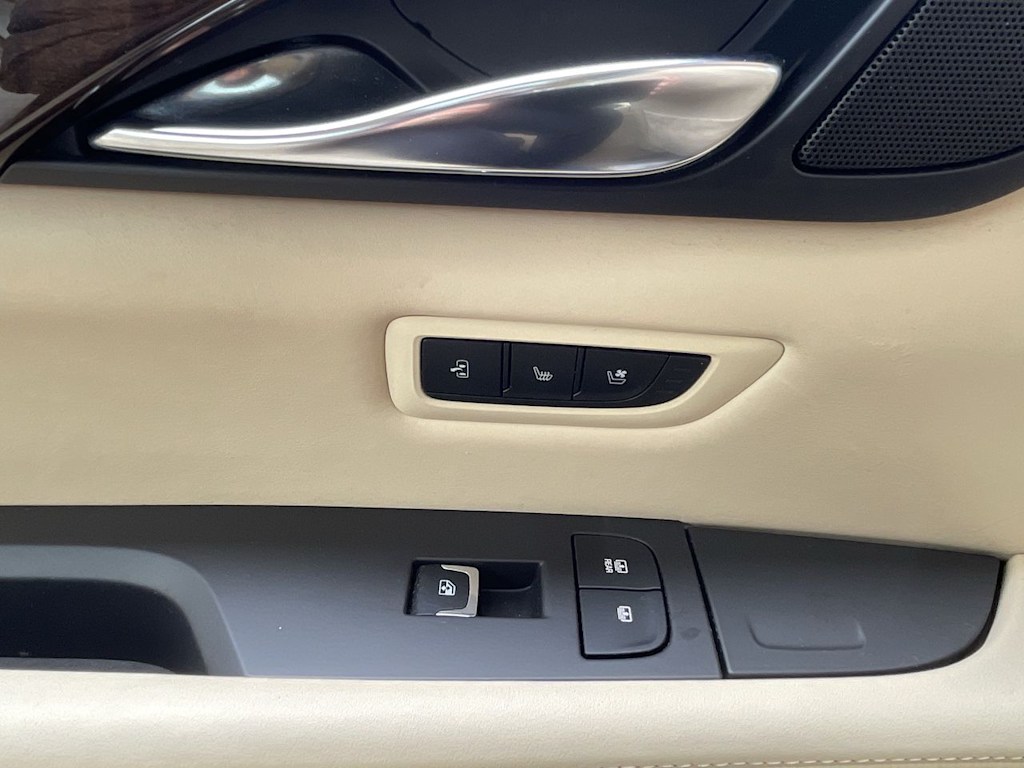 Thumbnail: 2017 Cadillac CT6 - 30