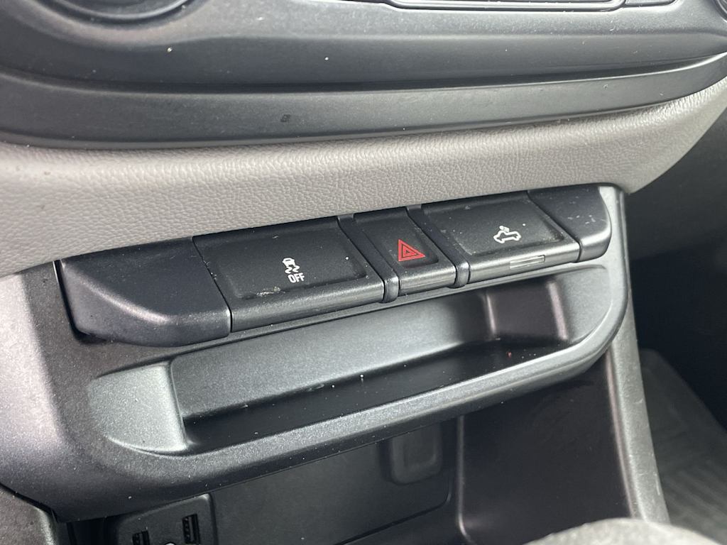 Thumbnail: 2019 Chevrolet Colorado - 32