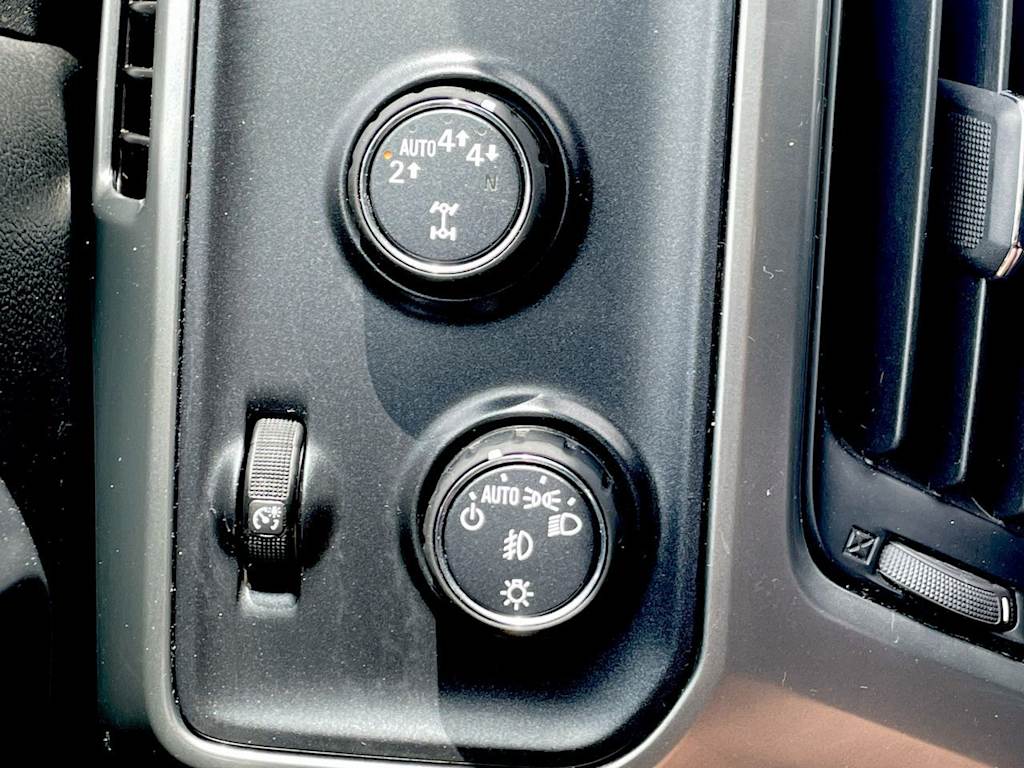 Thumbnail: 2018 Chevrolet Silverado 1500 - 31