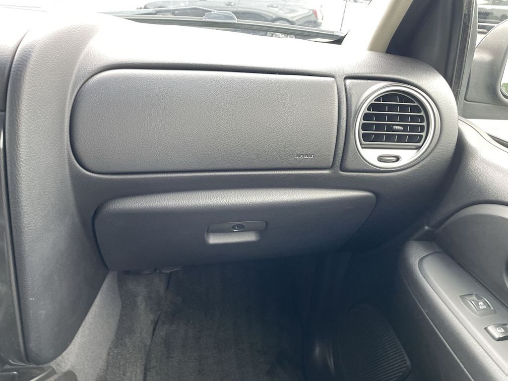 Thumbnail: 2006 GMC Envoy - 25