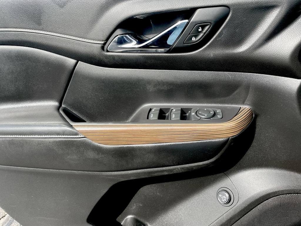 Thumbnail: 2020 GMC Acadia - 38