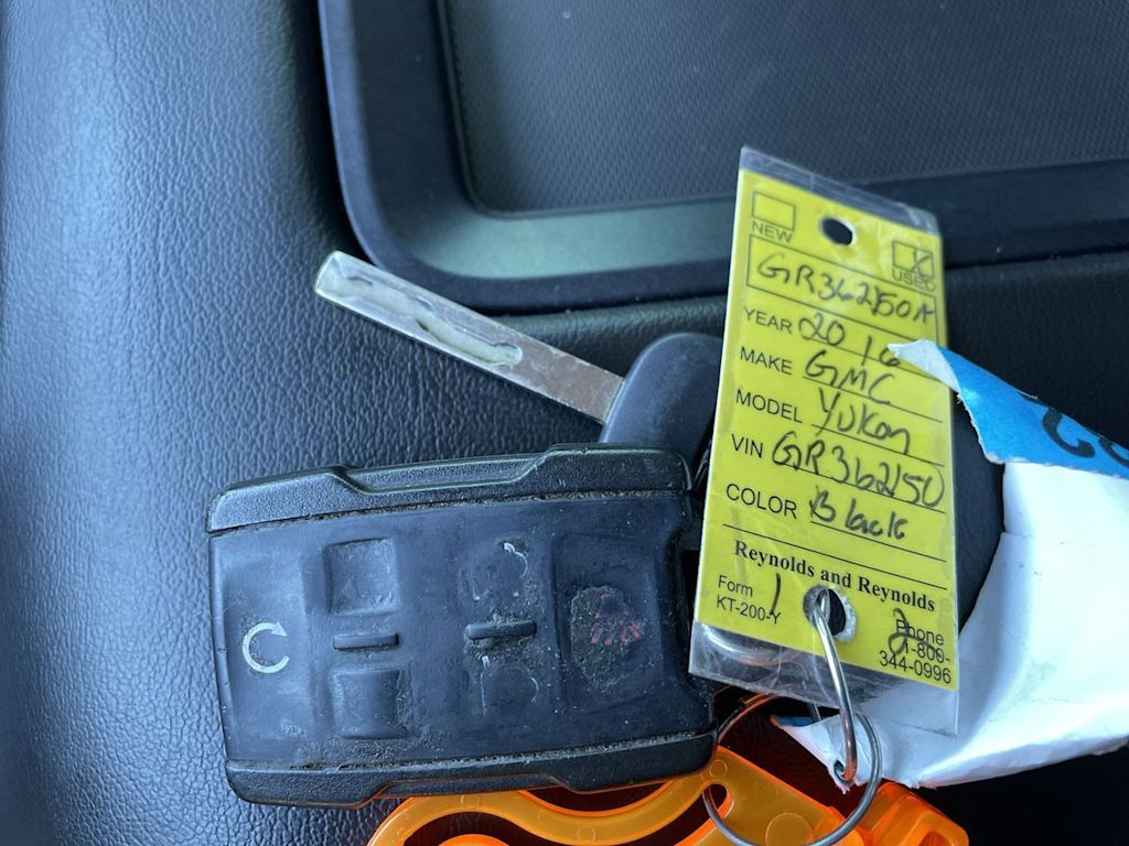 Thumbnail: 2016 GMC Yukon - 36