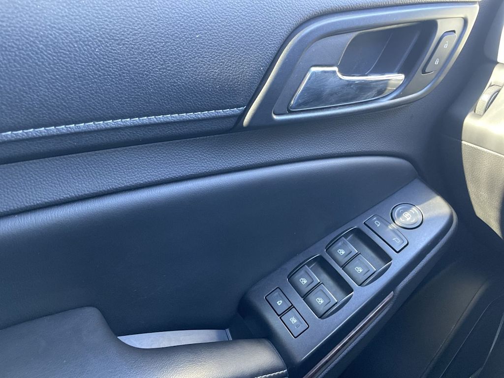 Thumbnail: 2016 GMC Yukon - 37