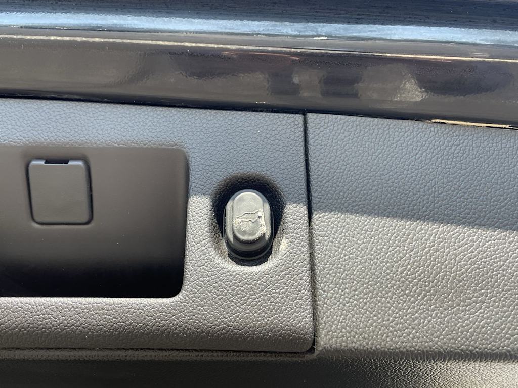 Thumbnail: 2016 GMC Yukon - 27