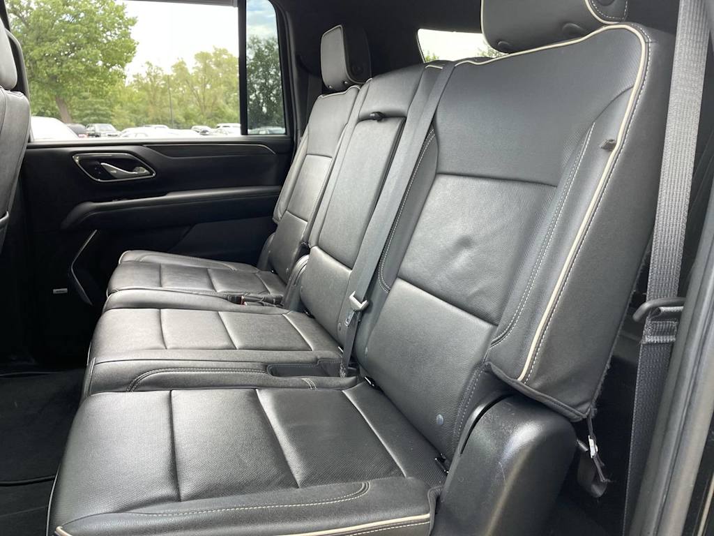 Thumbnail: 2023 GMC Yukon XL - 28