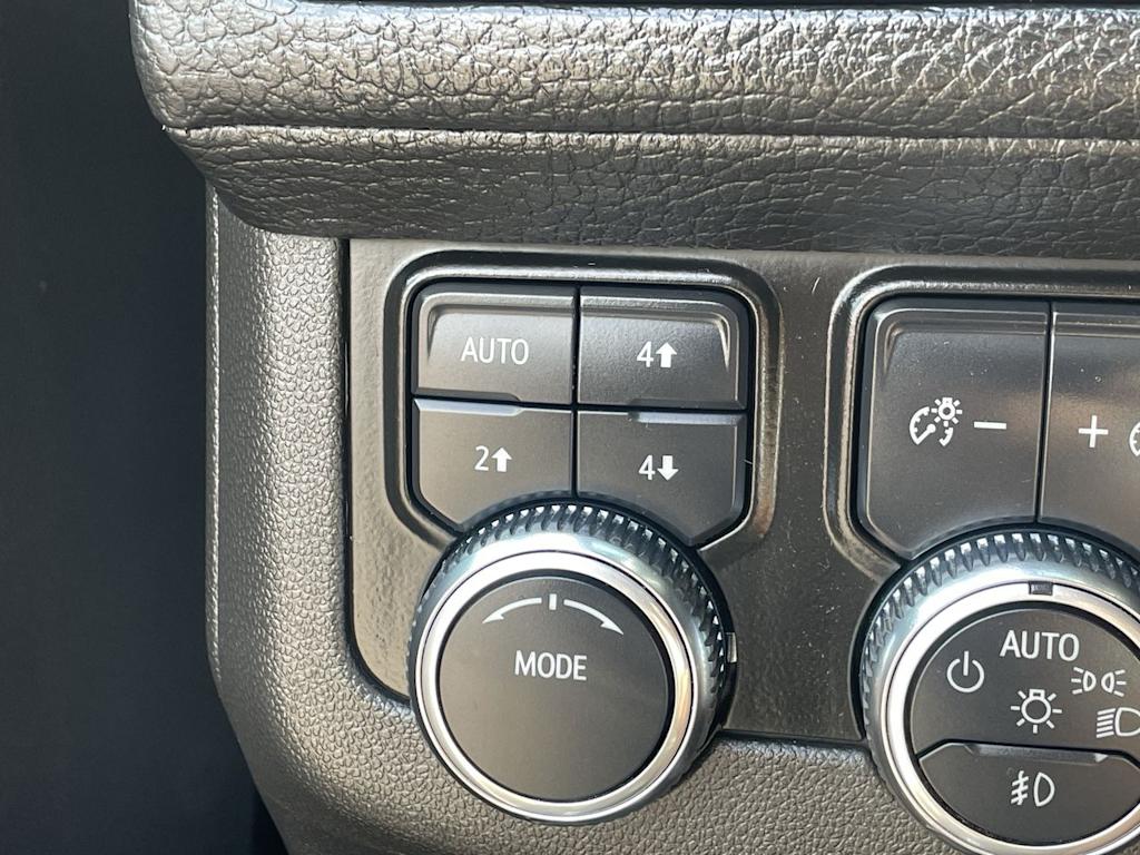 Thumbnail: 2021 GMC Yukon XL - 37