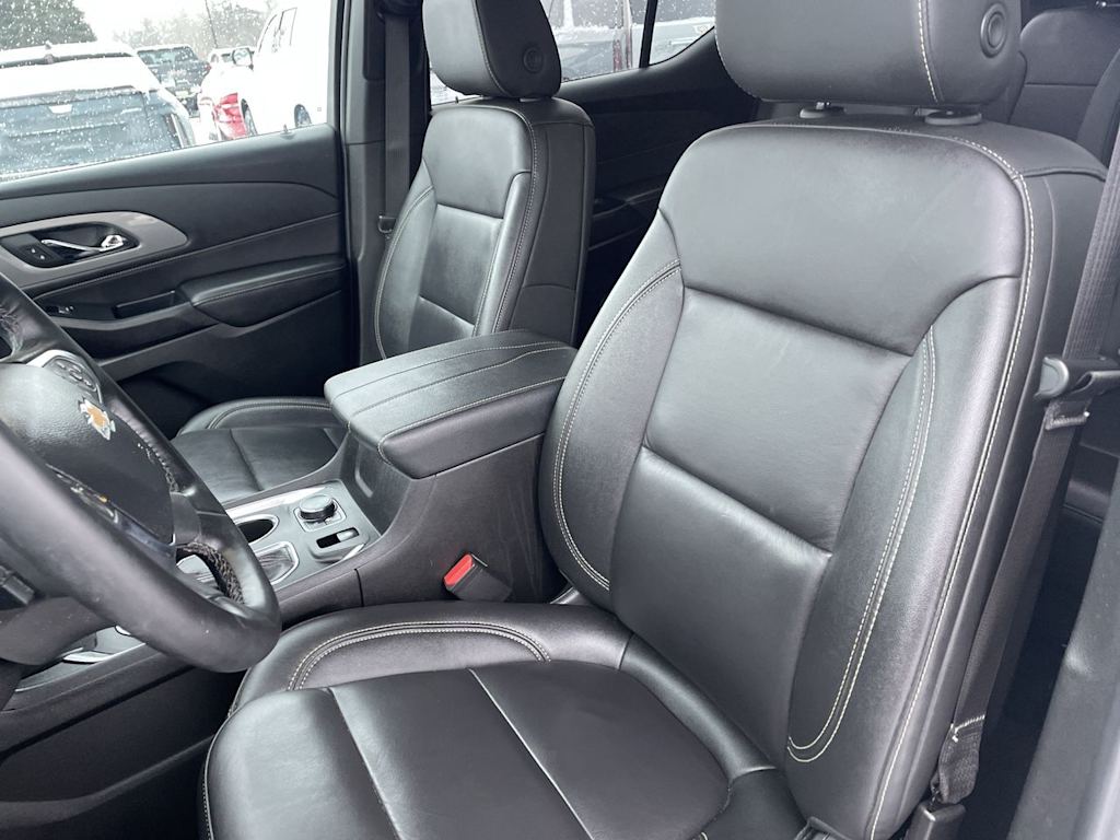 Thumbnail: 2023 Chevrolet Traverse - 10