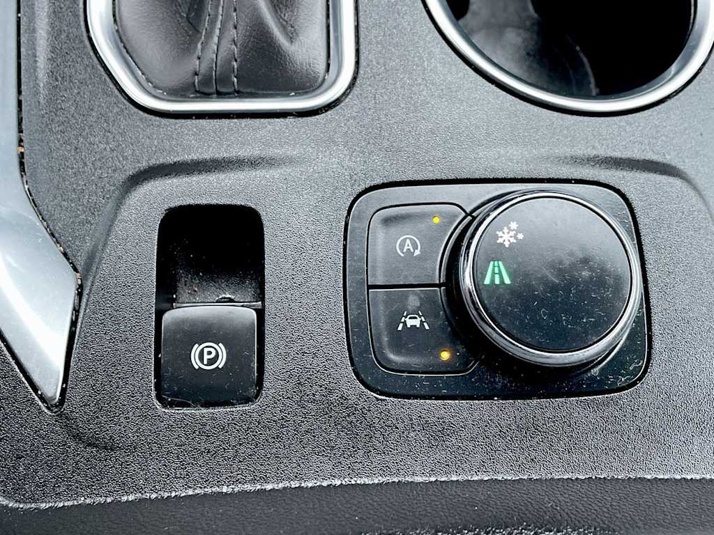 Thumbnail: 2023 Chevrolet Traverse - 35