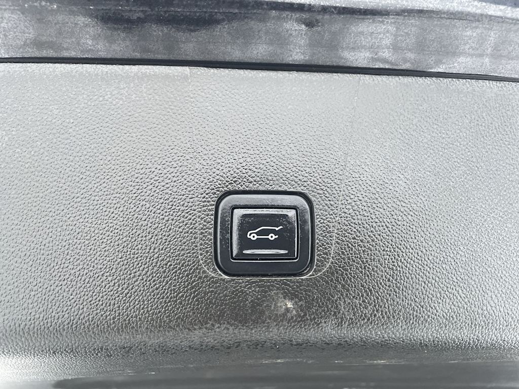 Thumbnail: 2023 Chevrolet Traverse - 28