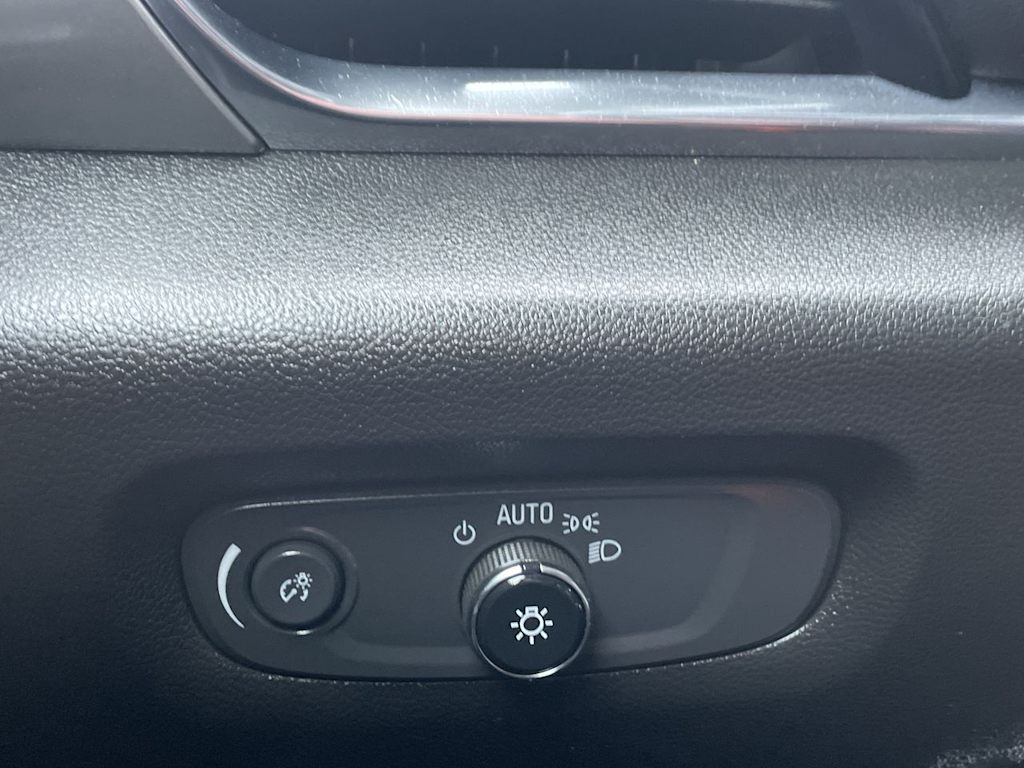 Thumbnail: 2023 Chevrolet Traverse - 34