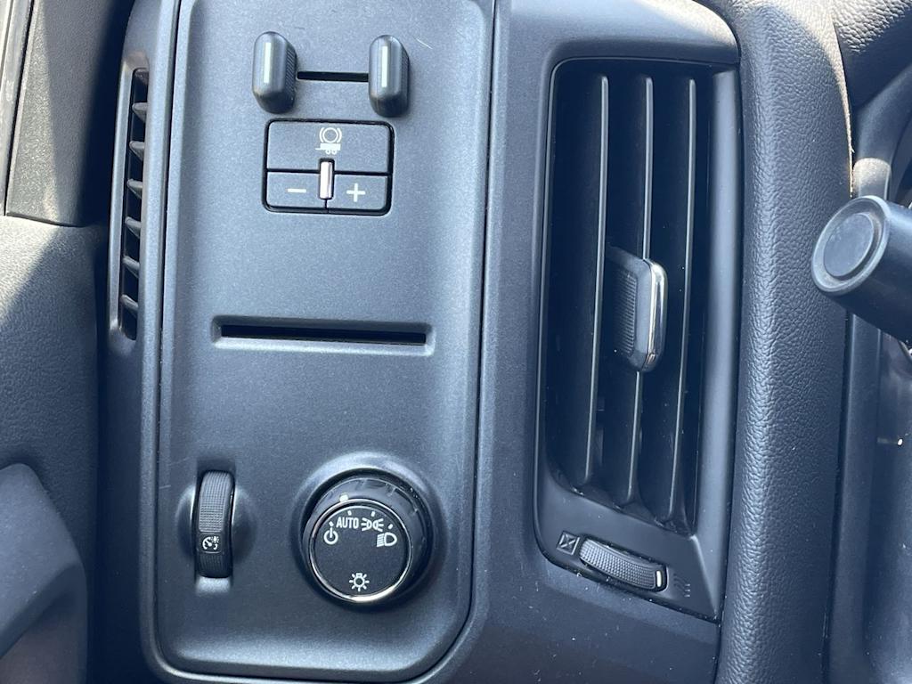 Thumbnail: 2015 GMC Sierra 1500 - 28