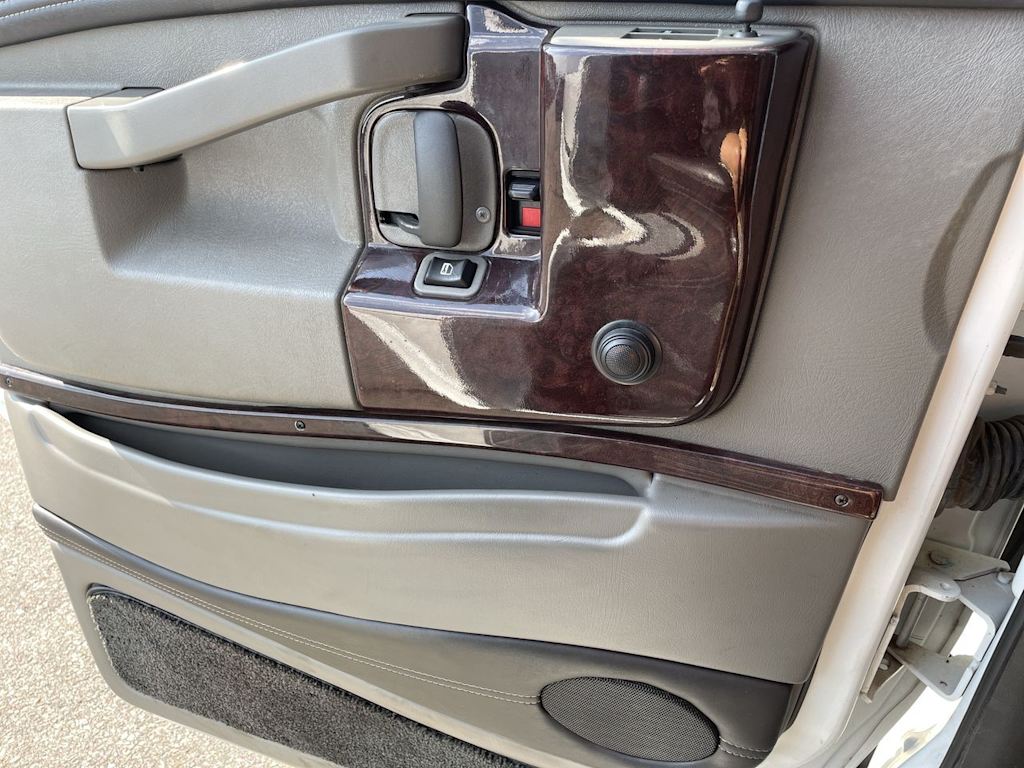 Thumbnail: 2019 GMC Savana - 38