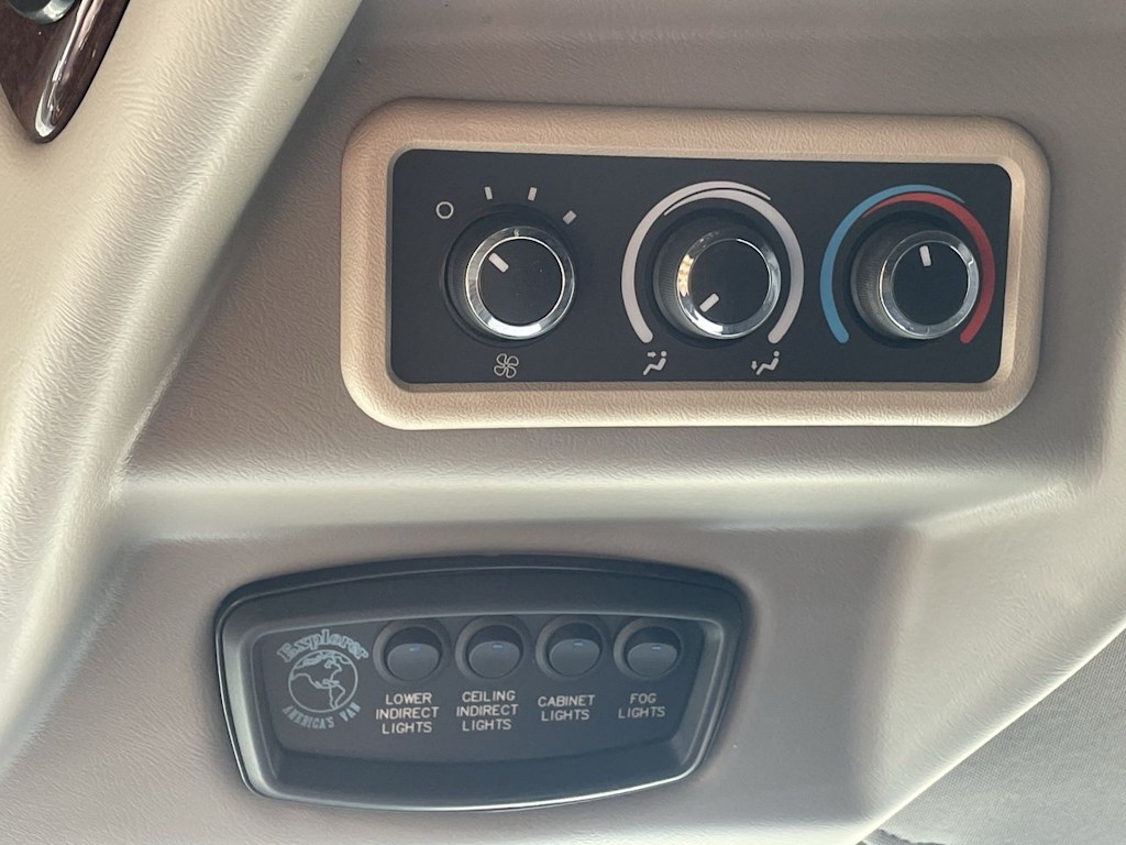 Thumbnail: 2019 GMC Savana - 36