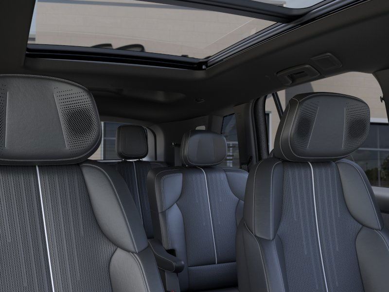 2026 Cadillac Vistiq Luxury 24