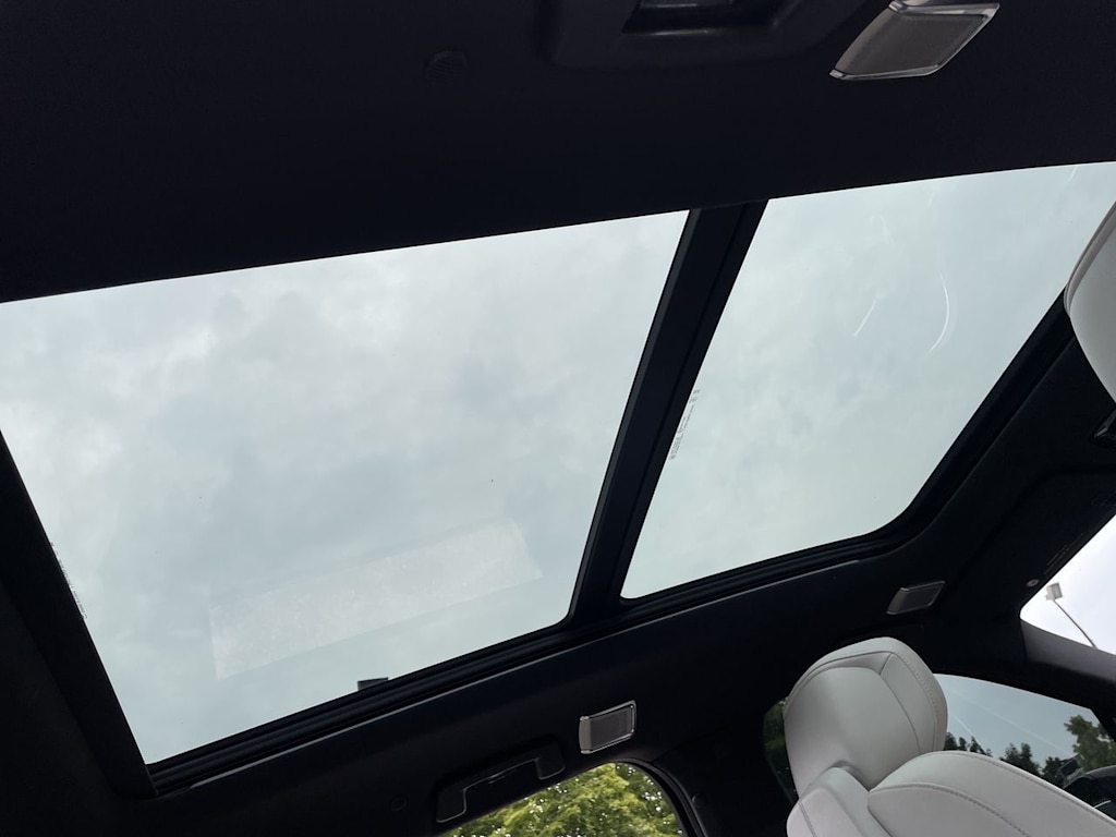 Thumbnail: 2026 Cadillac Vistiq - 30