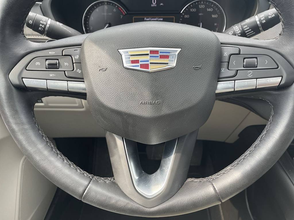 2022 Cadillac XT4 Luxury 24